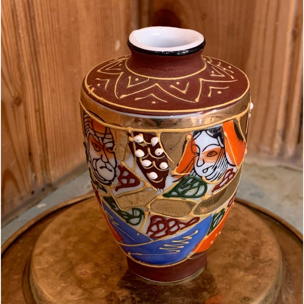 Vintage Nippon miniature vase.